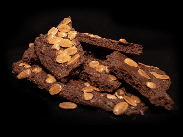 speculaasbrokken met amandelen 2 stuks